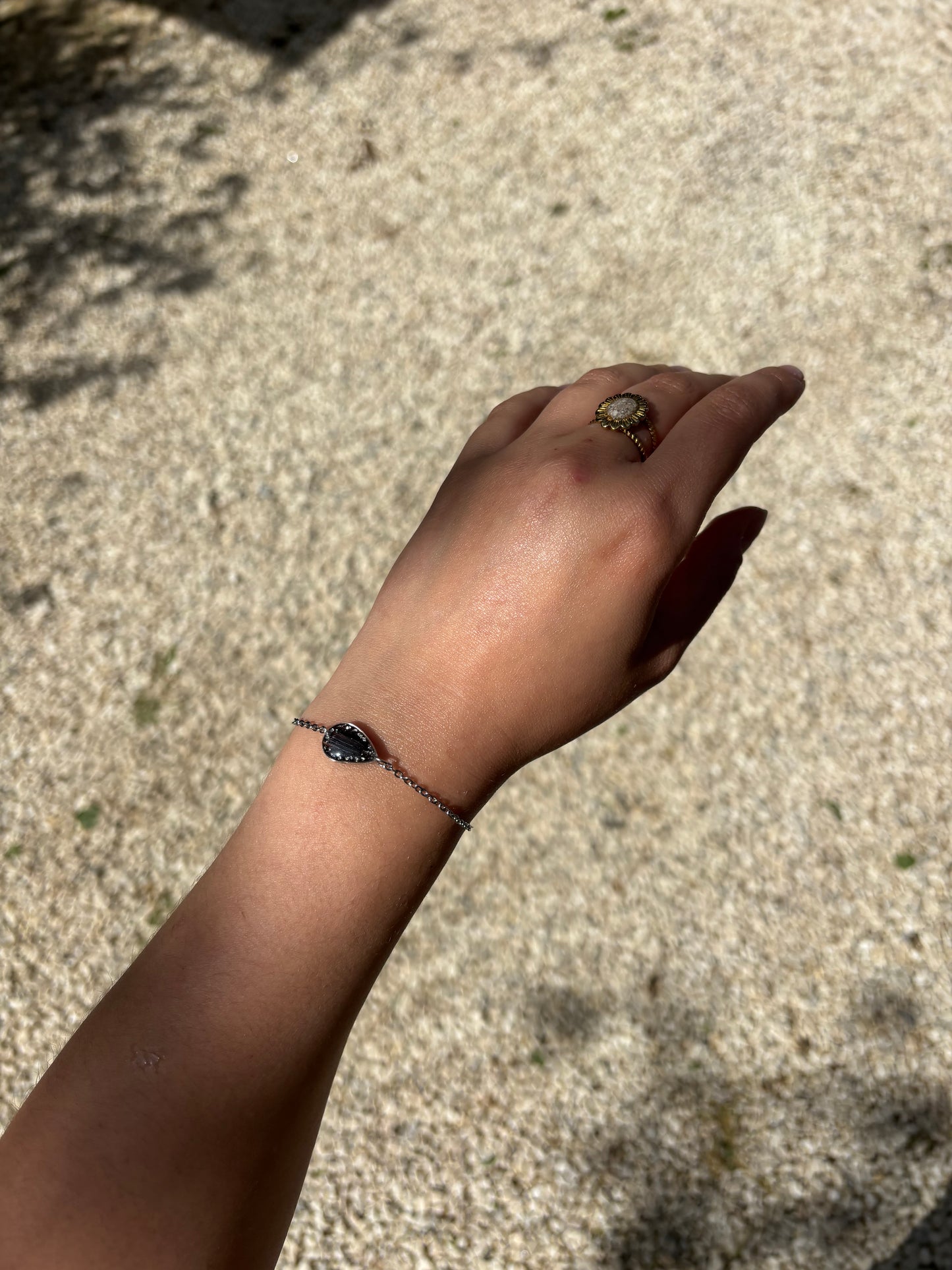 bracelet souvenir en goutte (poils, cendres animales, crins).