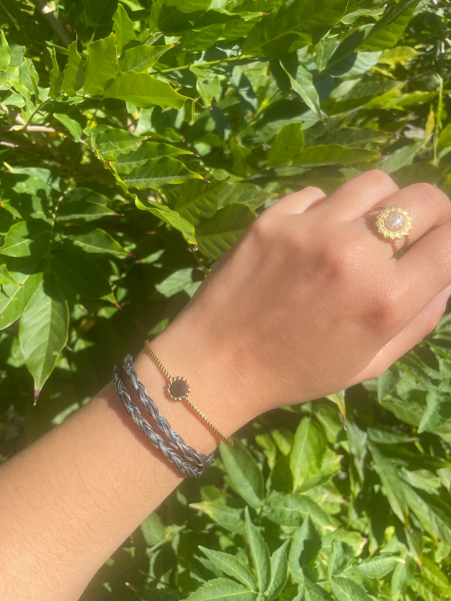 bracelet souvenir en jonc (poils, crins, cendres animales).