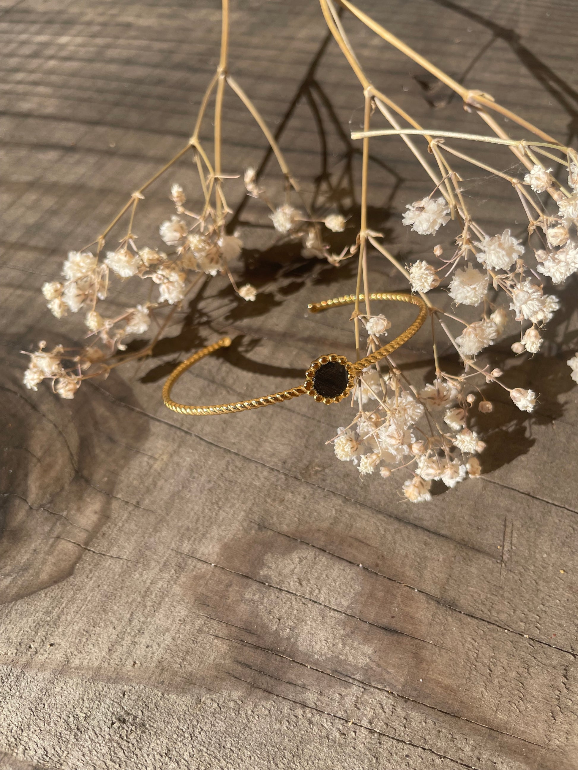 bracelet souvenir en jonc (poils, crins, cendres animales).