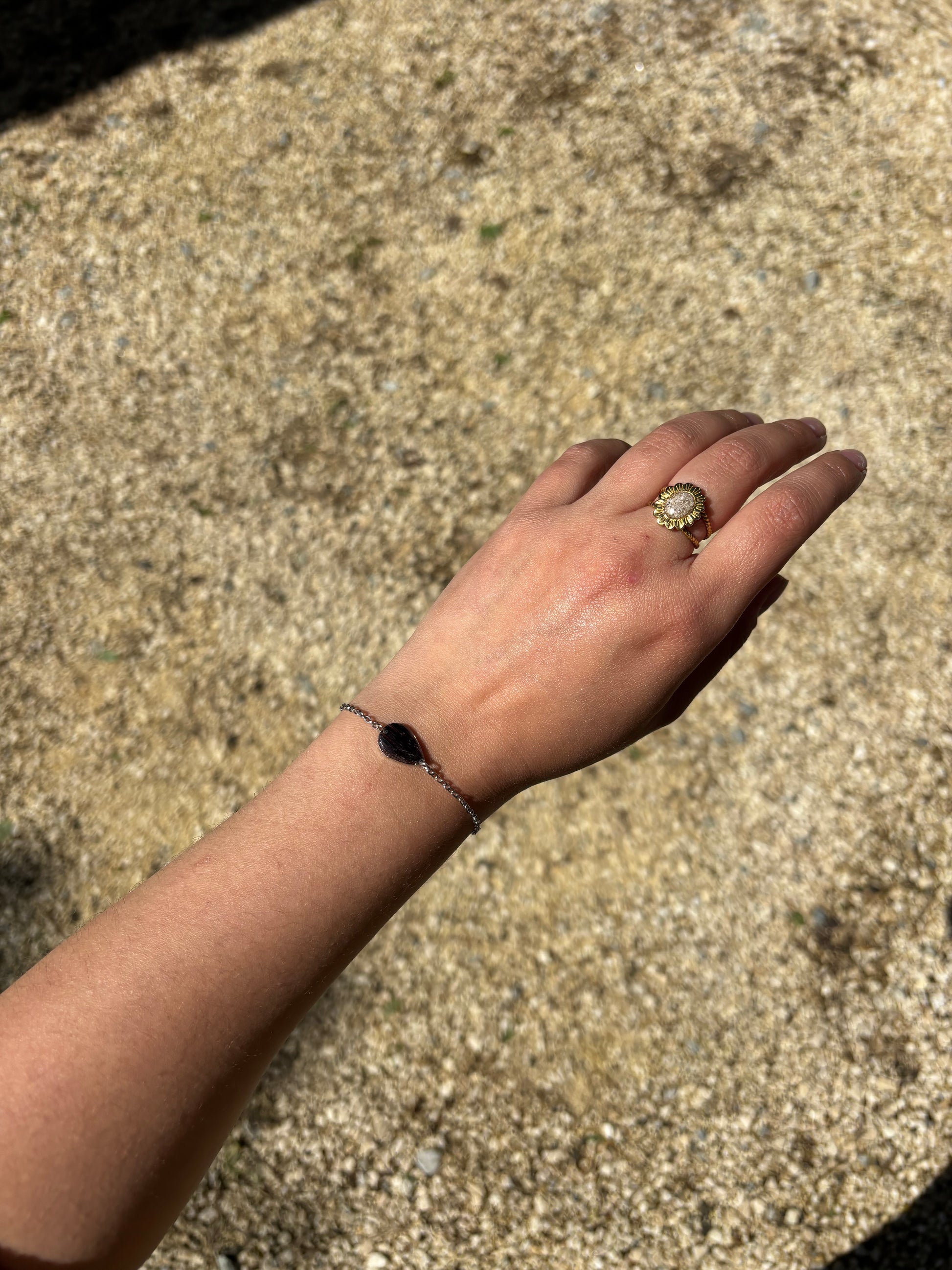 bracelet souvenir en goutte (poils, cendres animales, crins).